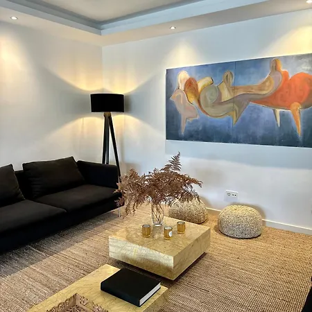 Moderna En Villa Marbella